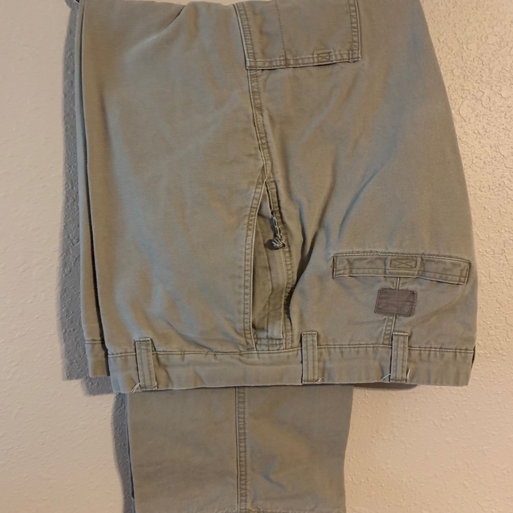 ❤️Columbia pants!  38 x 30, excellent condition offer $20 x 2 pr, I’ll accept